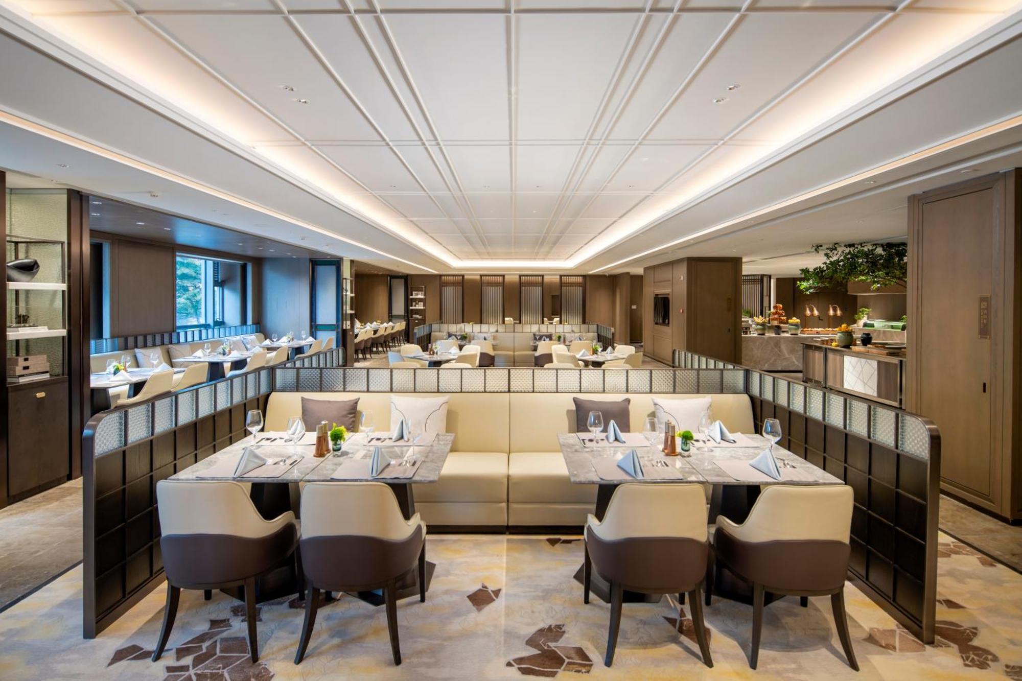 Yuexiu Hotel Guangzhou, Curio Collection By Hilton Exterior photo