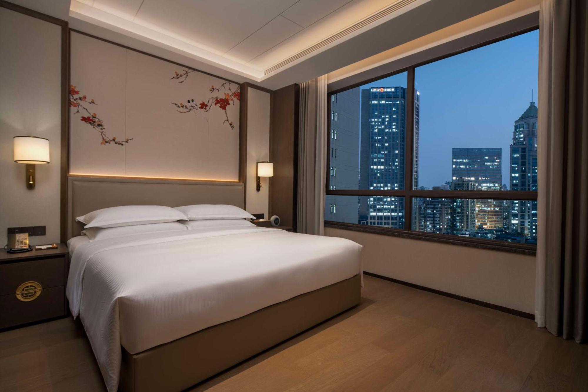 Yuexiu Hotel Guangzhou, Curio Collection By Hilton Exterior photo