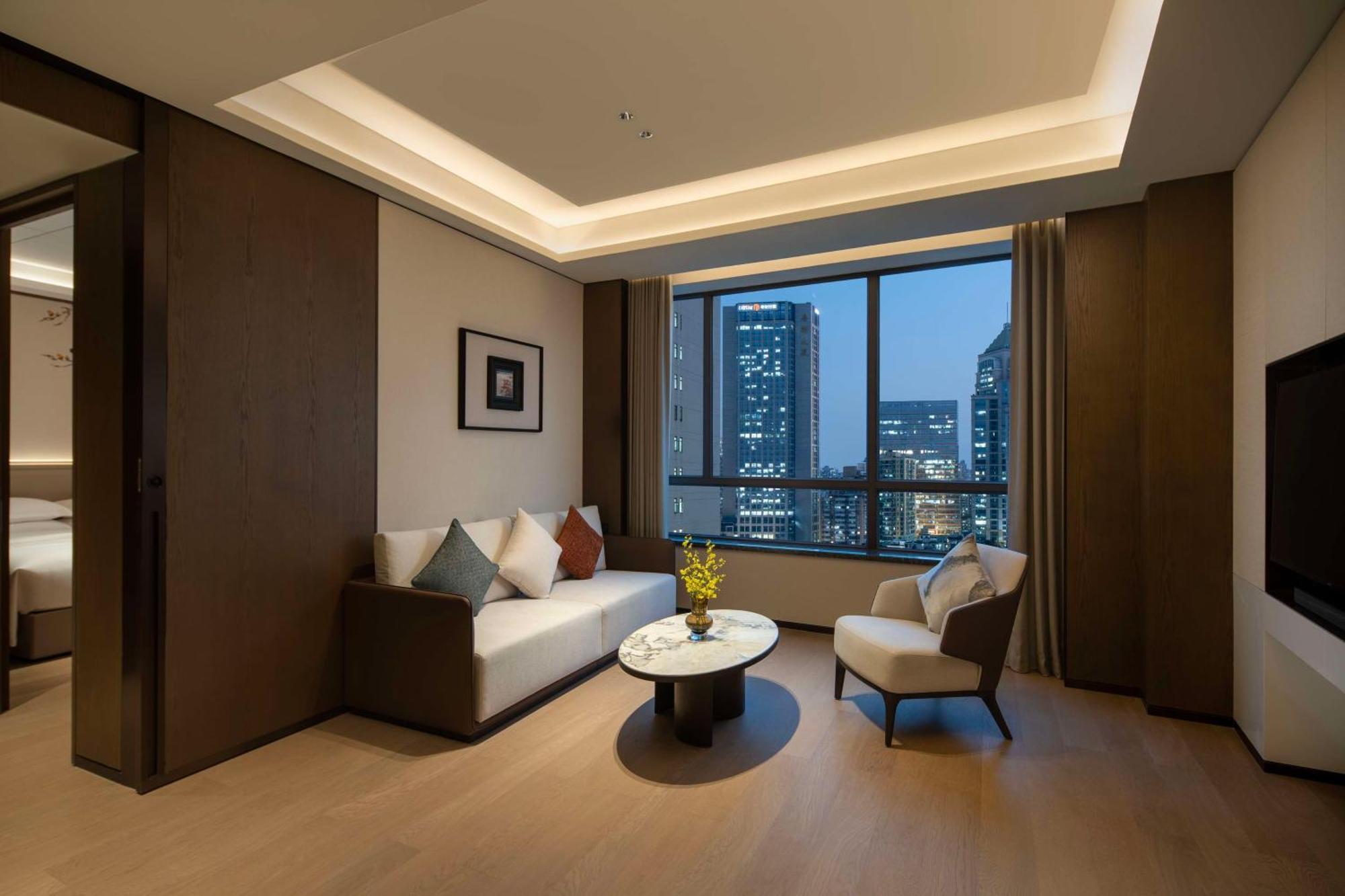 Yuexiu Hotel Guangzhou, Curio Collection By Hilton Exterior photo