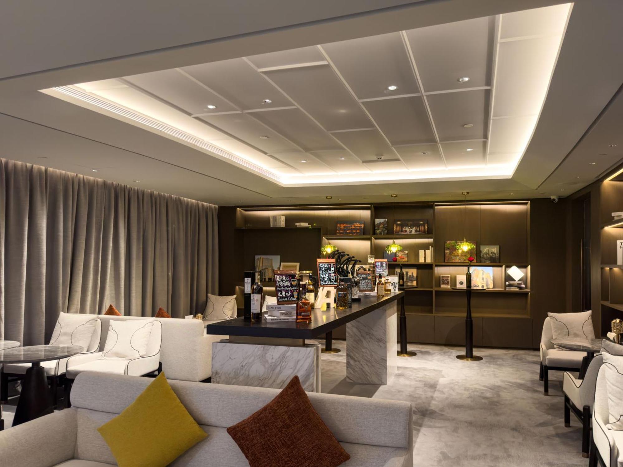 Yuexiu Hotel Guangzhou, Curio Collection By Hilton Exterior photo