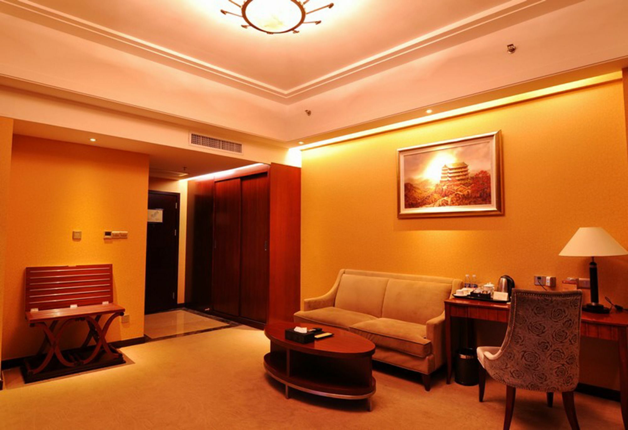 Yuexiu Hotel Guangzhou, Curio Collection By Hilton Exterior photo